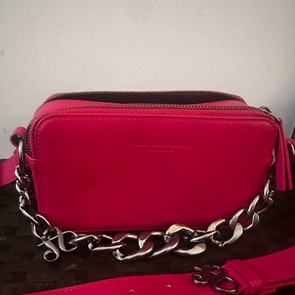 Hot pink crossbody camera bag!